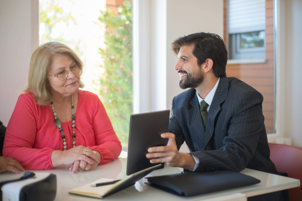 Crown Trustees | What Are the Benefits of Using Pension Financial and Investment Advisors? Pension financial advisor guiding client on retirement planning and pension investment strategy