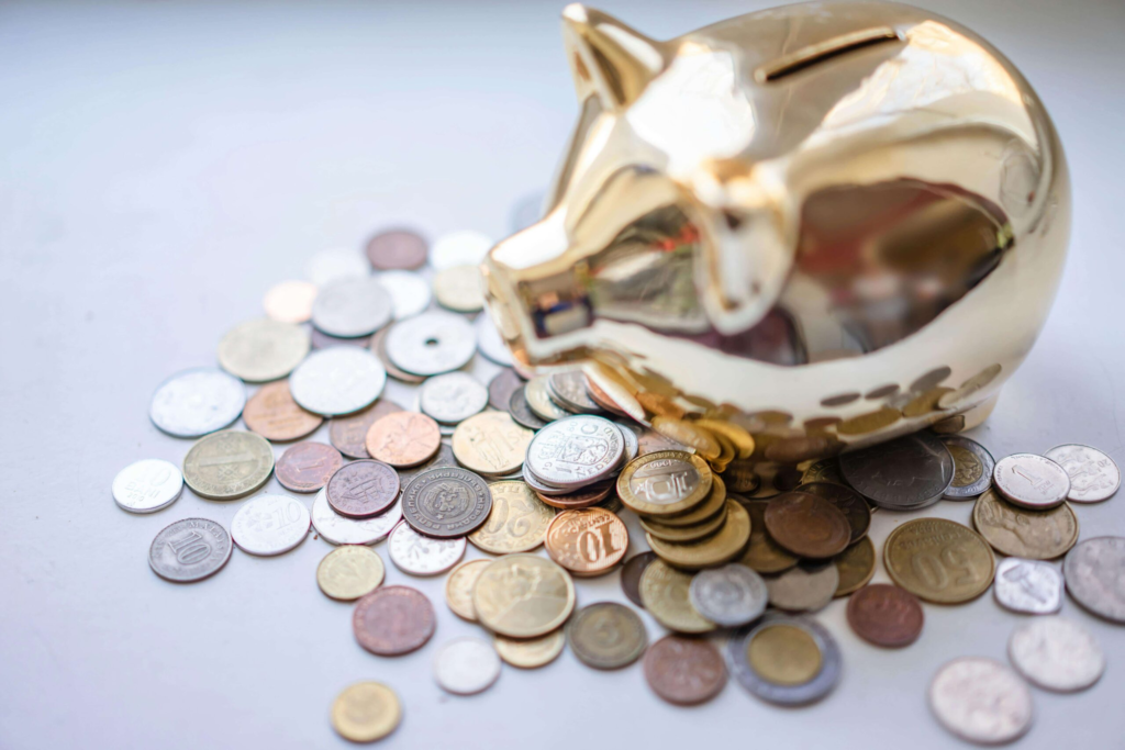 Crown Trustees | What Is Pension Scheme Advice and Why Is It Important for Retirement Planning Pension advisor discussing retirement planning and pension scheme advice with client in the UK